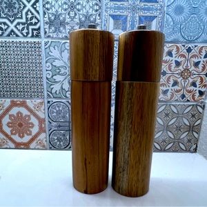8 inch Wood Salt and Pepper Grinder  Wooden Manual Pepper Mills Kitchen Tool